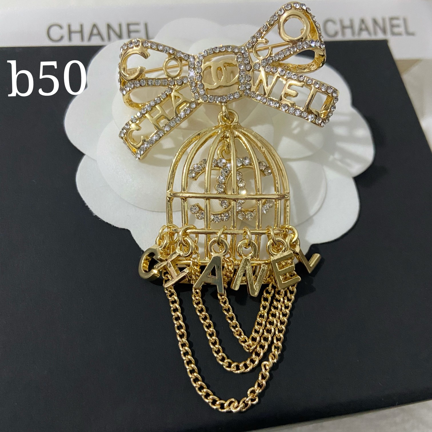 Chanel brooch 107527
