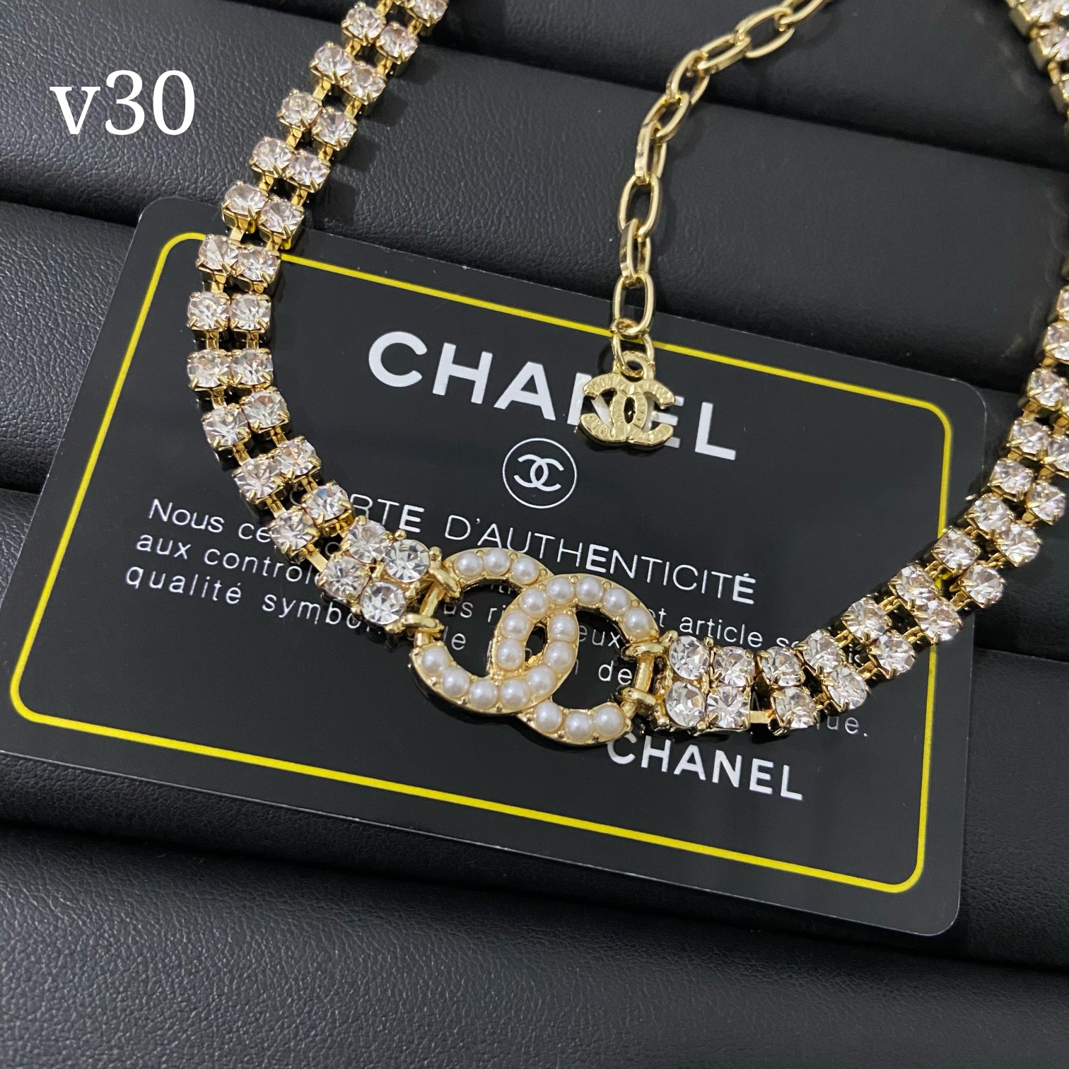 Chanel necklace 107529