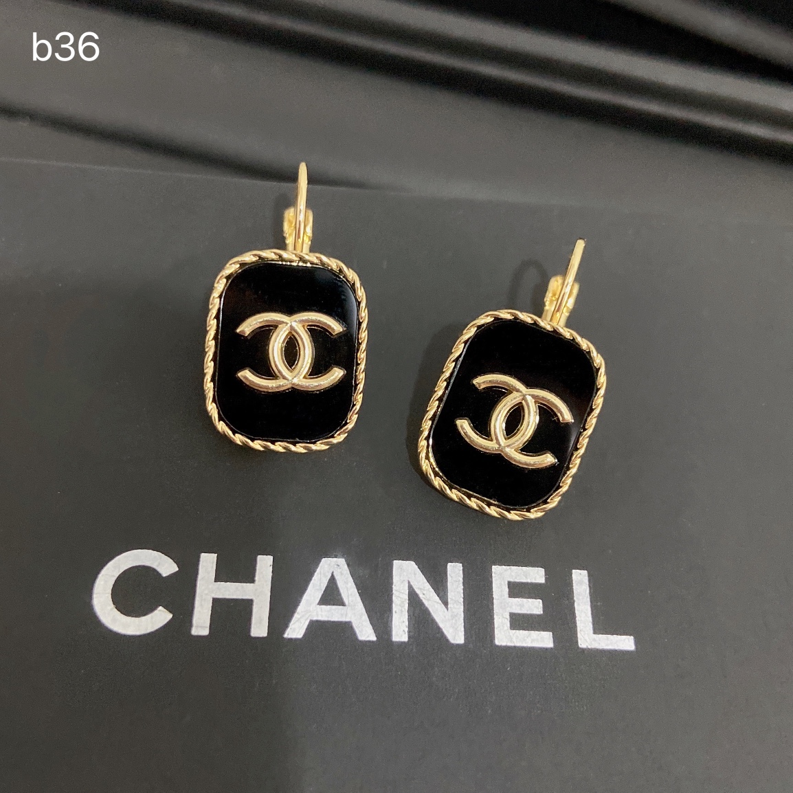 Chanel earring 107547