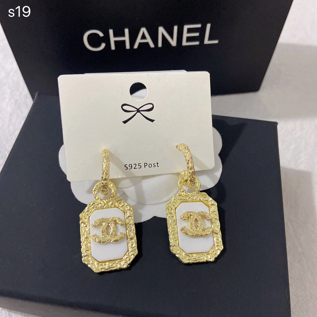 Chanel earring 107557