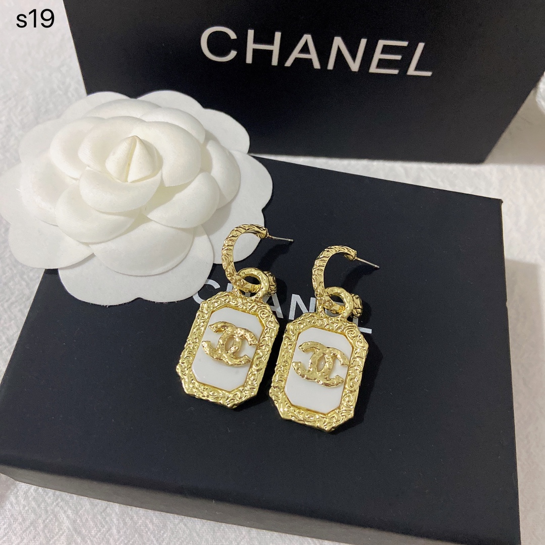Chanel earring 107557