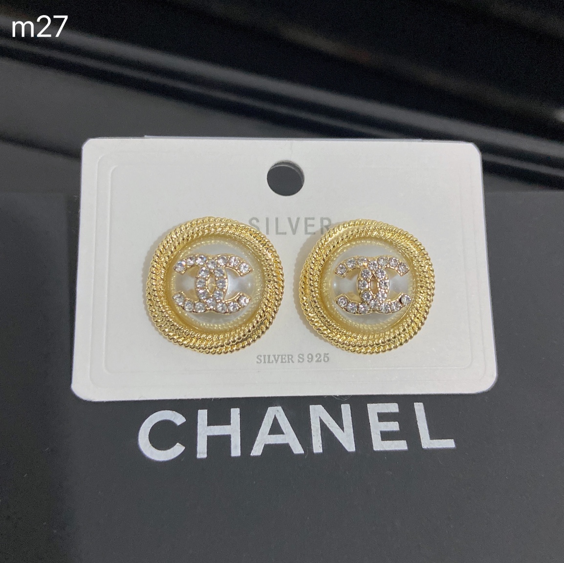 Chanel earring 107572