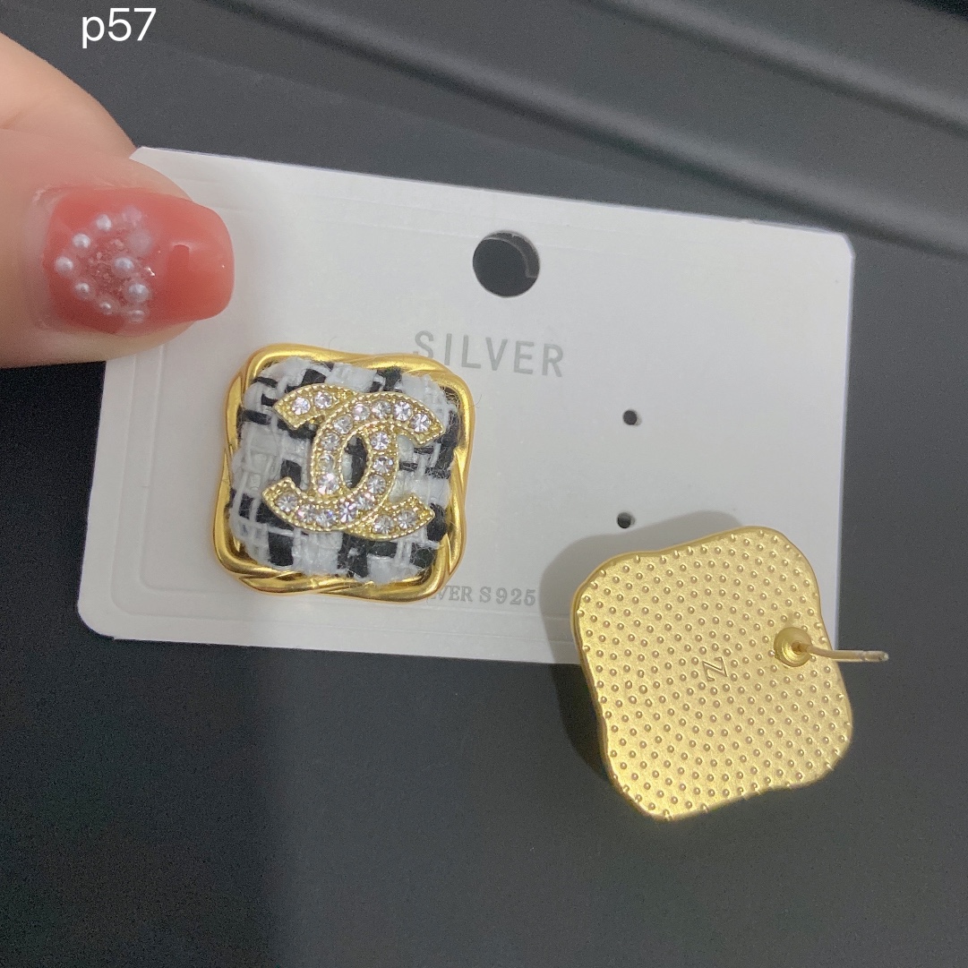 Chanel earring 107582
