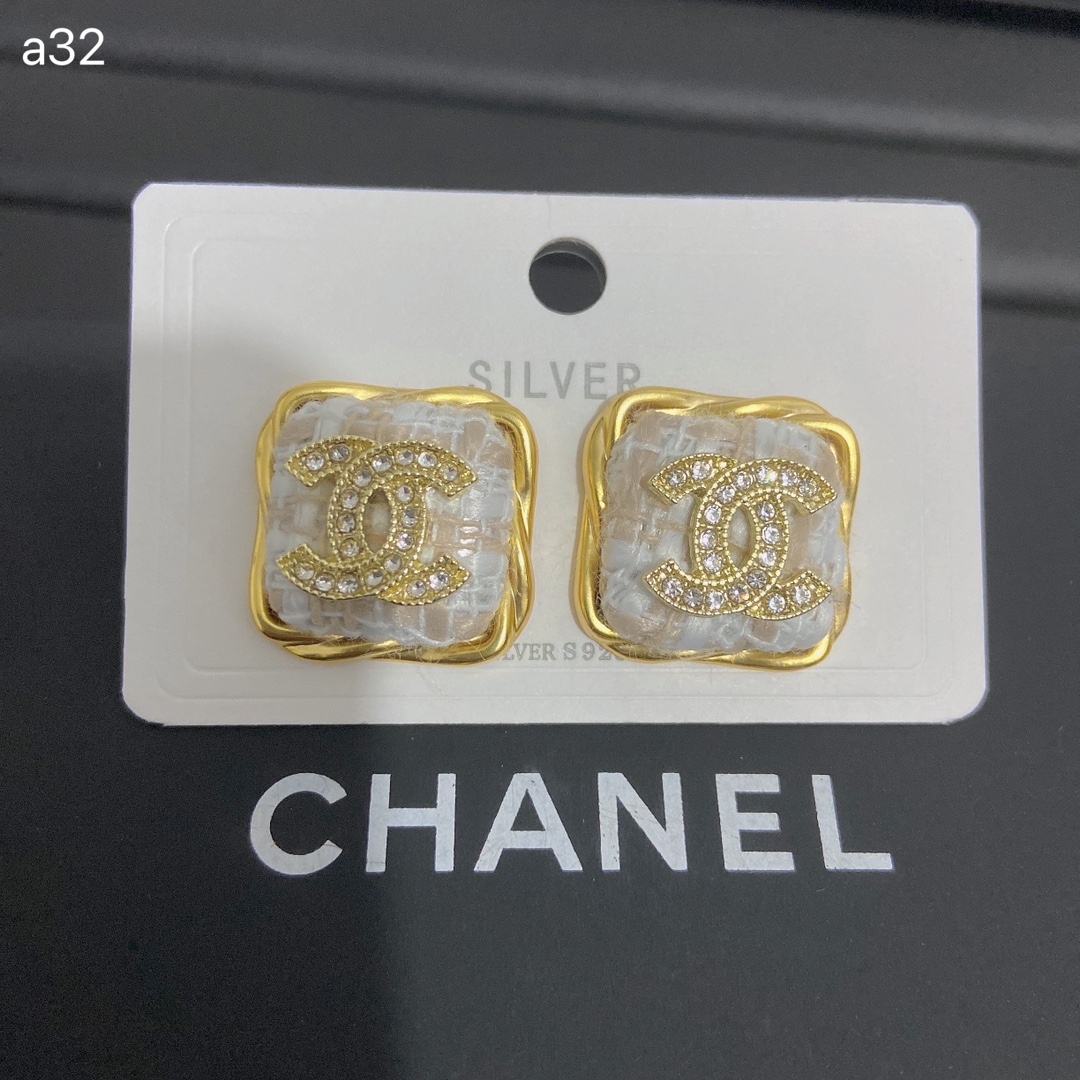 Chanel earring 107582