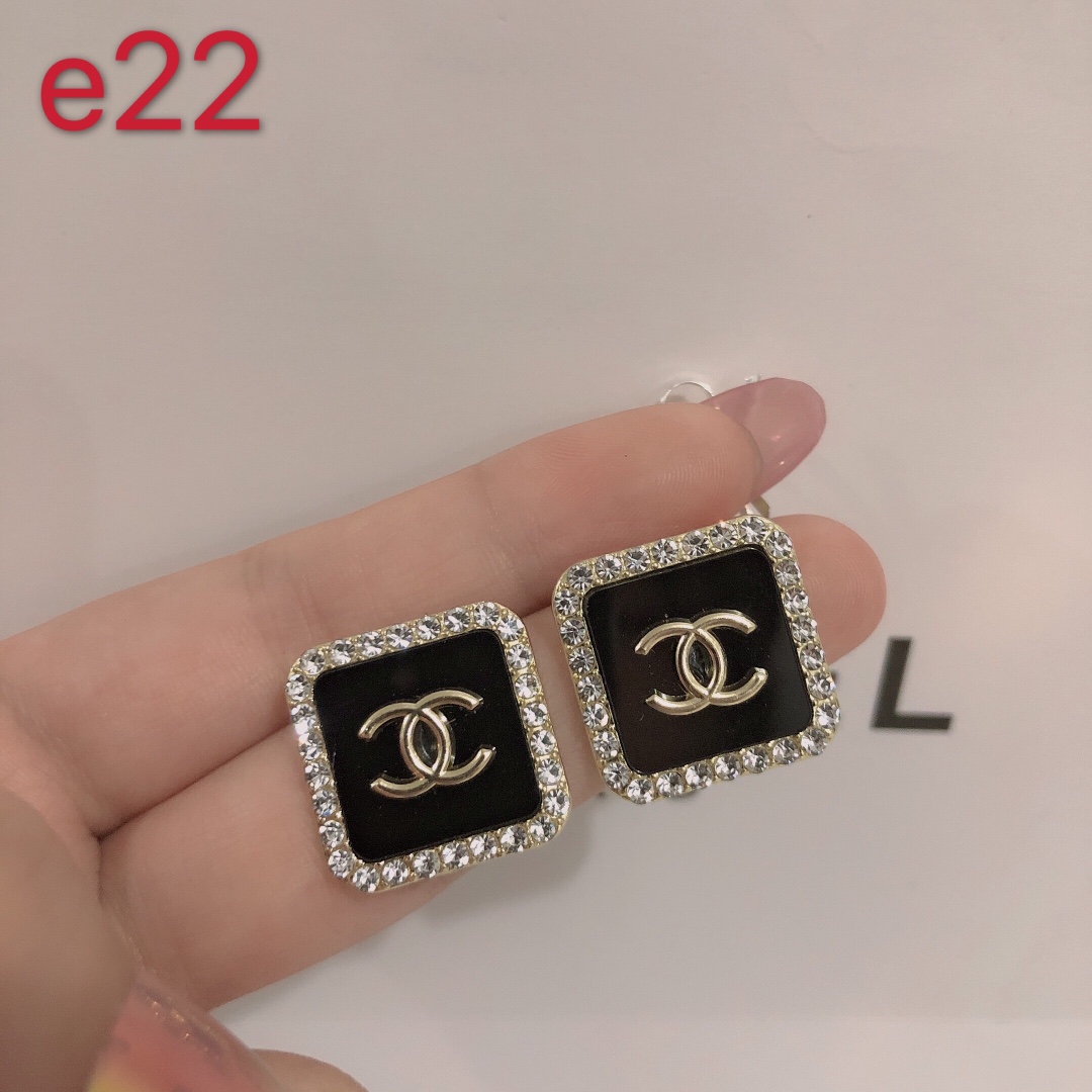 Chanel earring 107605
