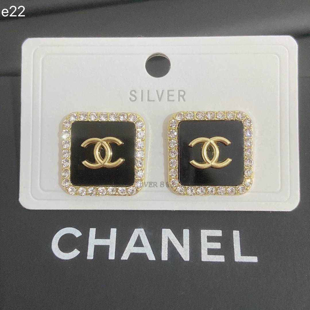 Chanel earring 107605