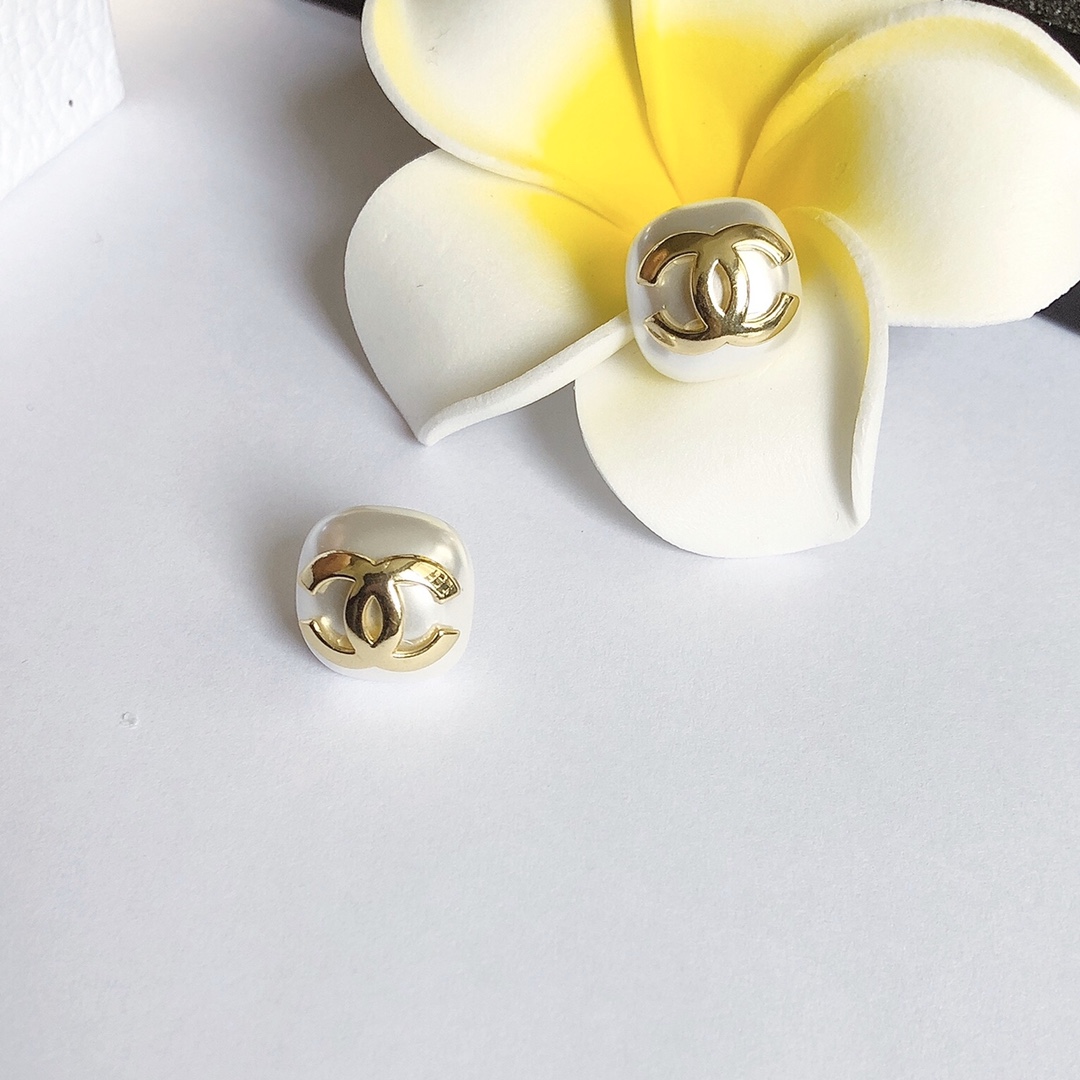 Chanel earring 105182