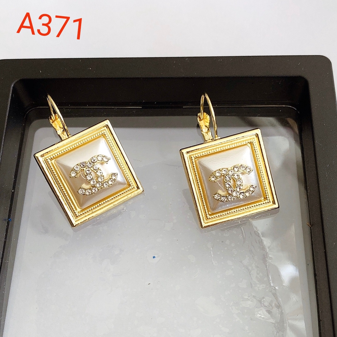 Chanel earring 106059