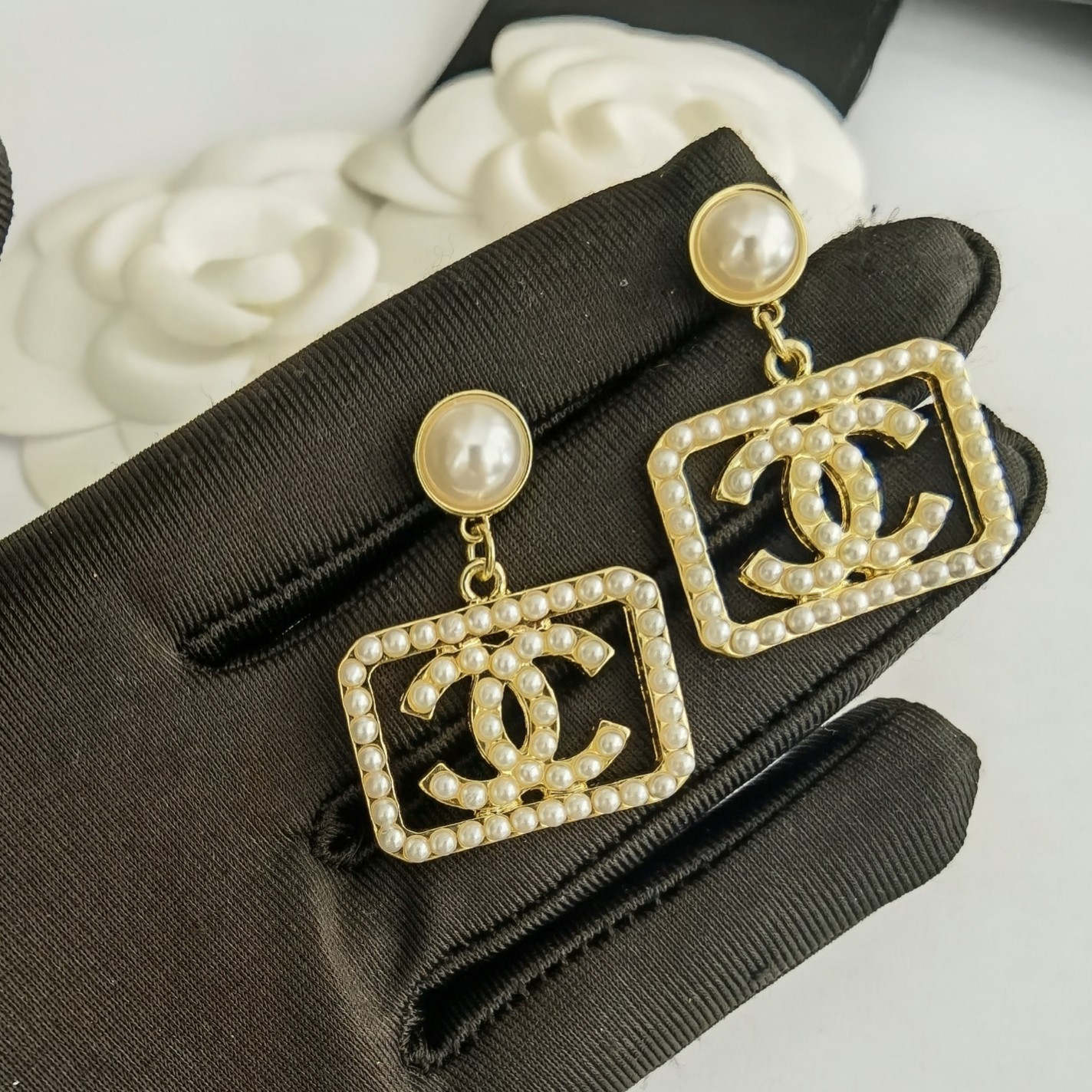 Chanel earring 106056