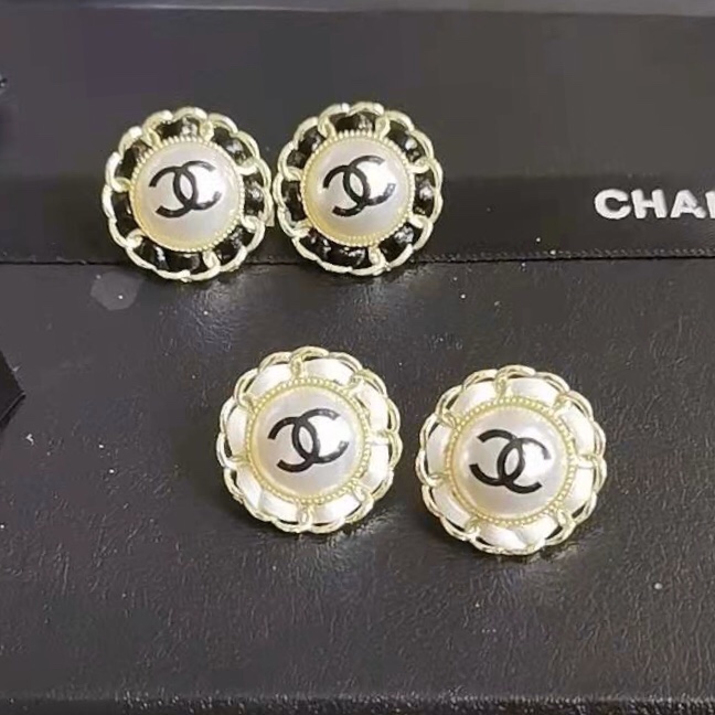 Chanel earring 106092