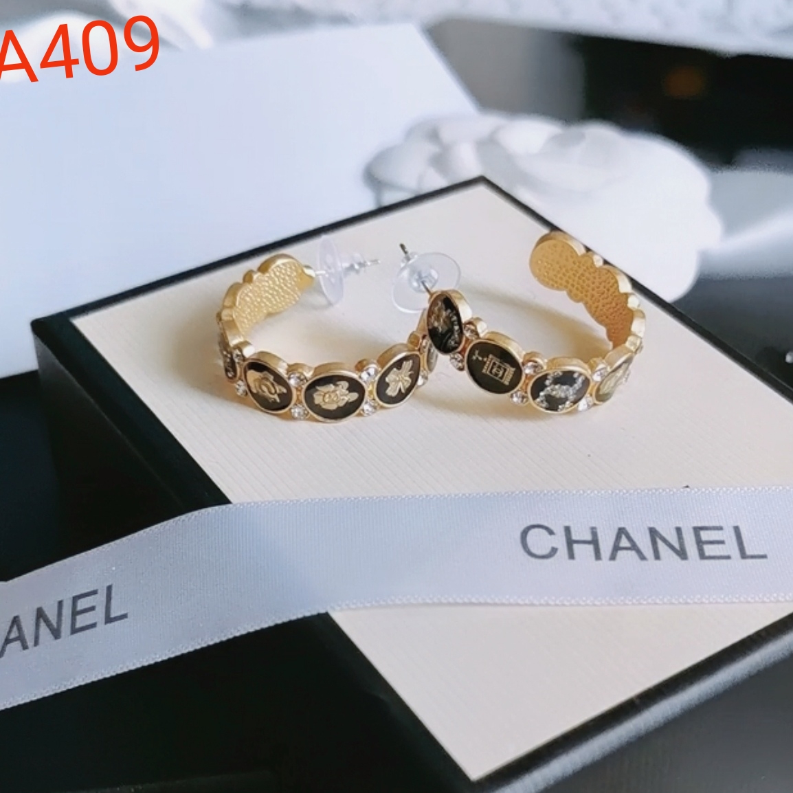 Chanel earring 106110