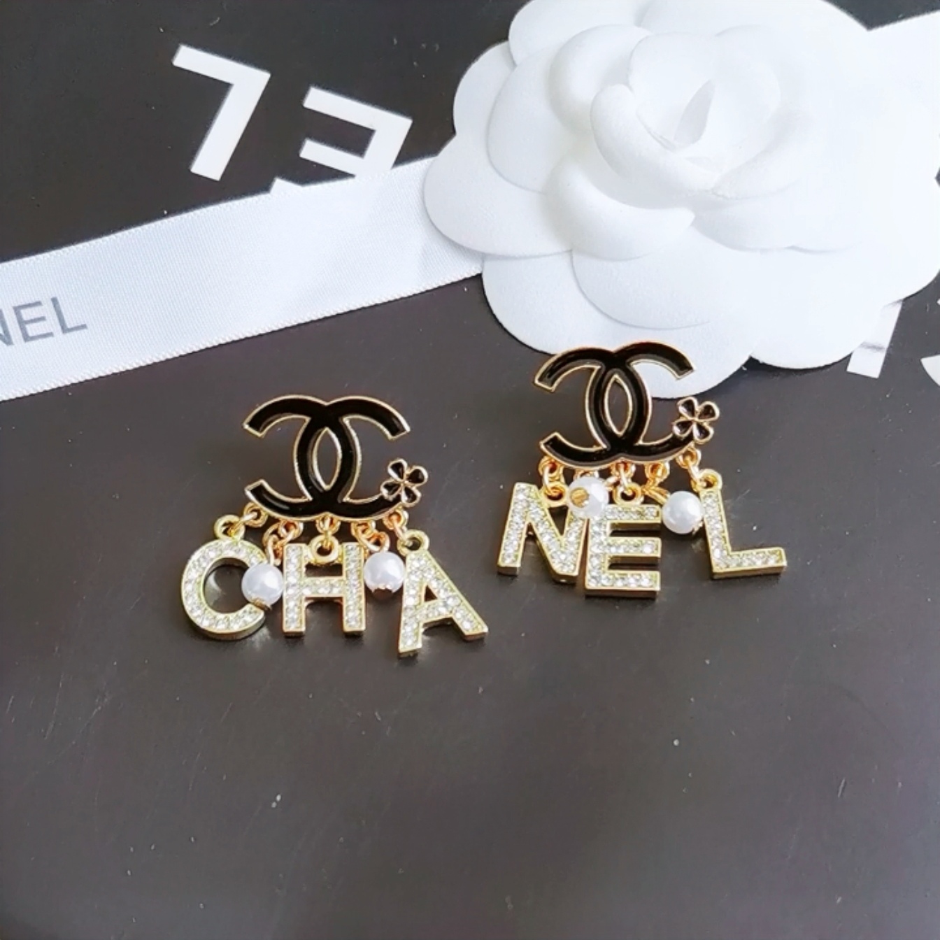 Chanel earring 106148