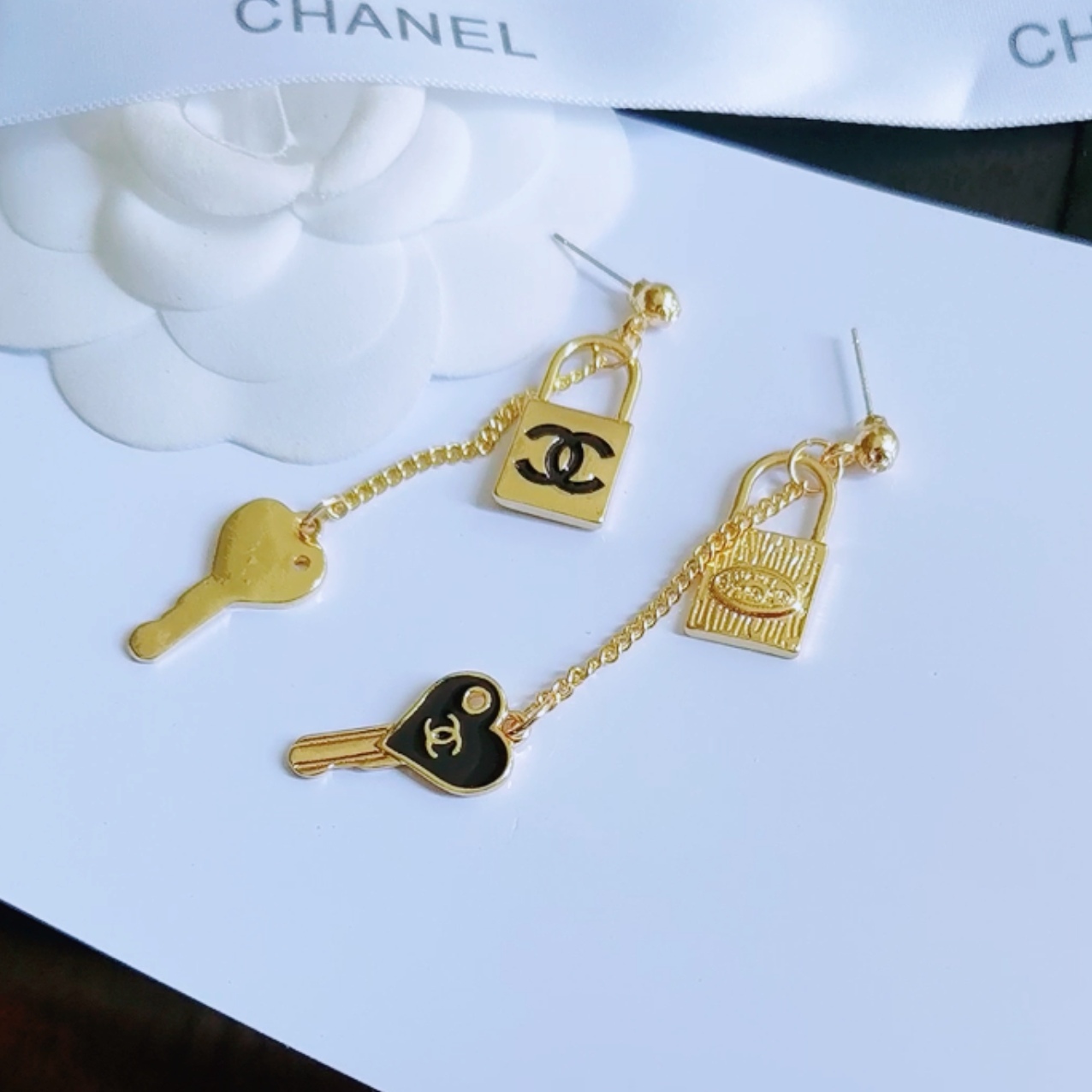 Chanel earring 106149