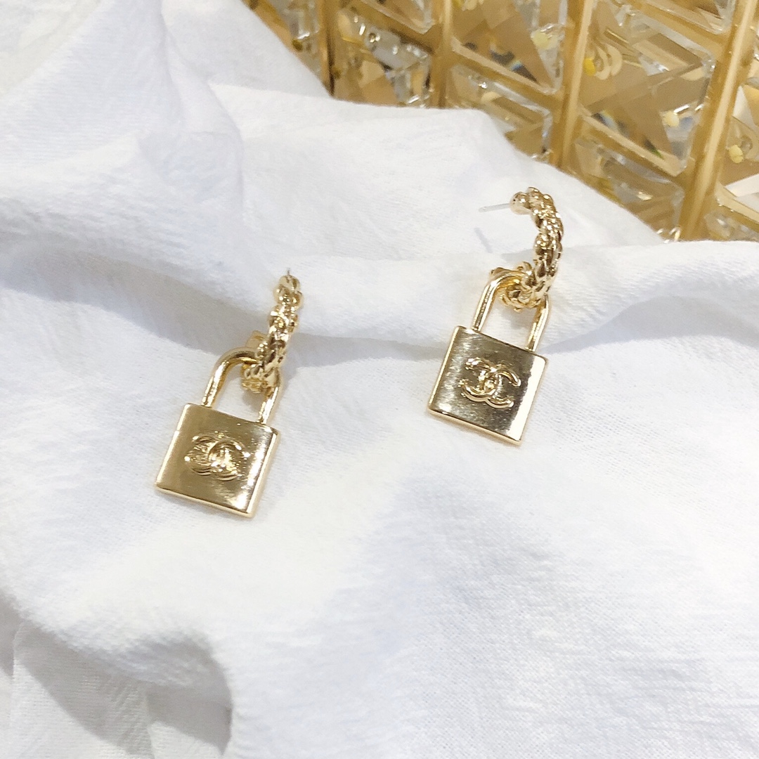 Chanel earring 106279