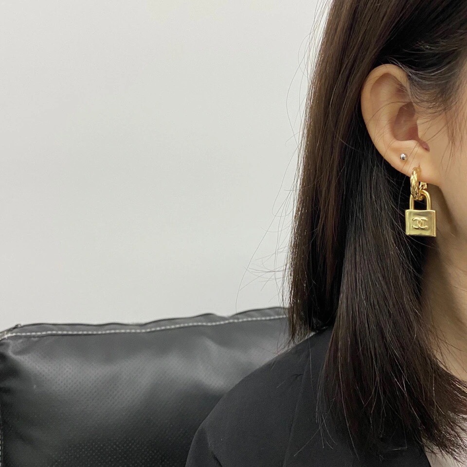 Chanel earring 106279
