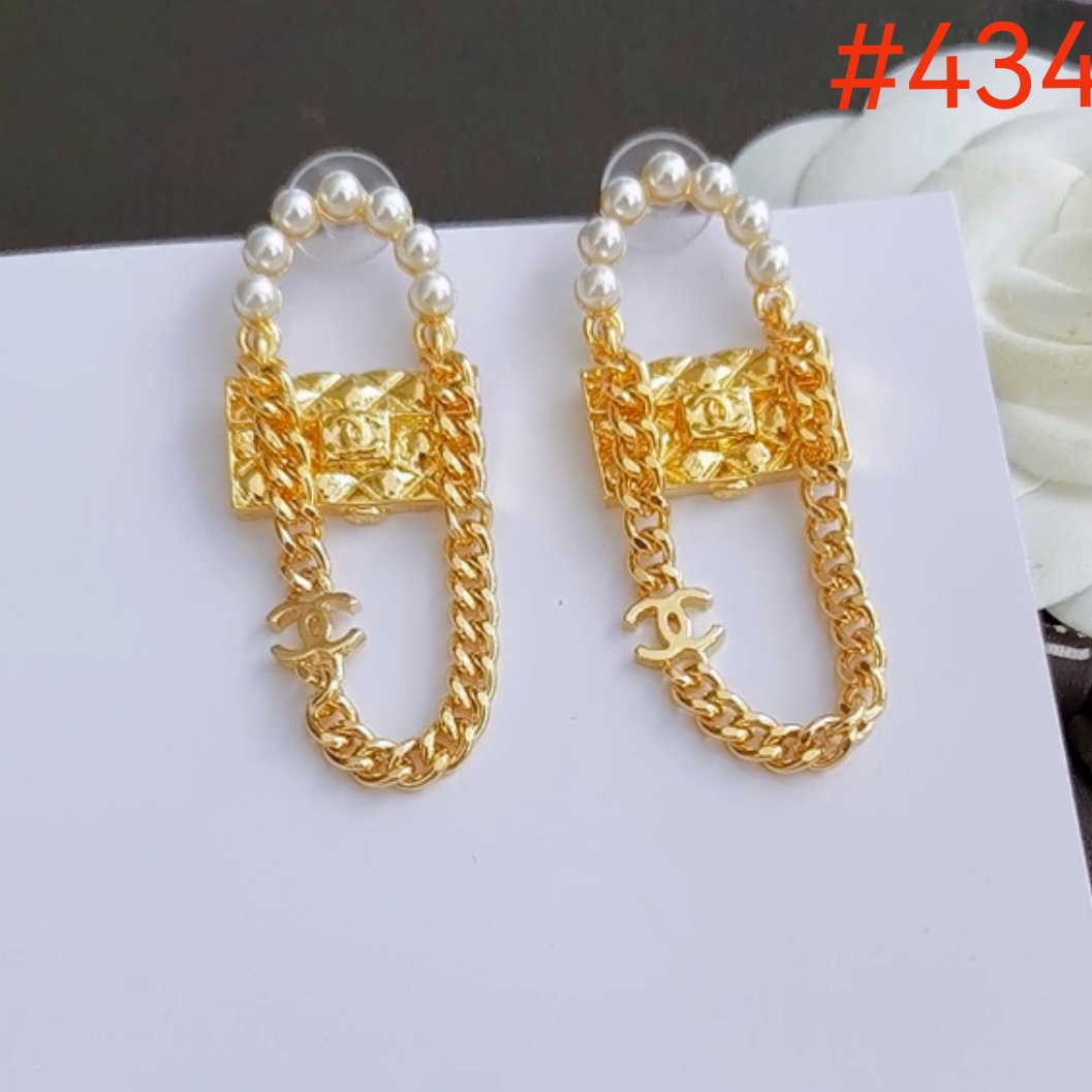 Chanel earring 106360
