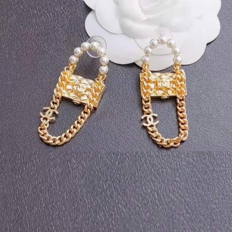 Chanel earring 106360
