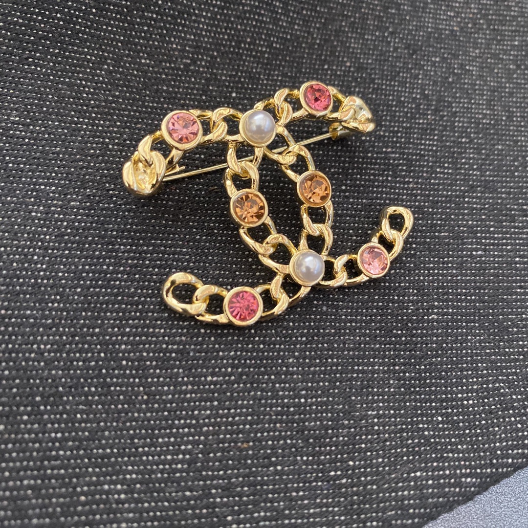 Chanel brooch 106399