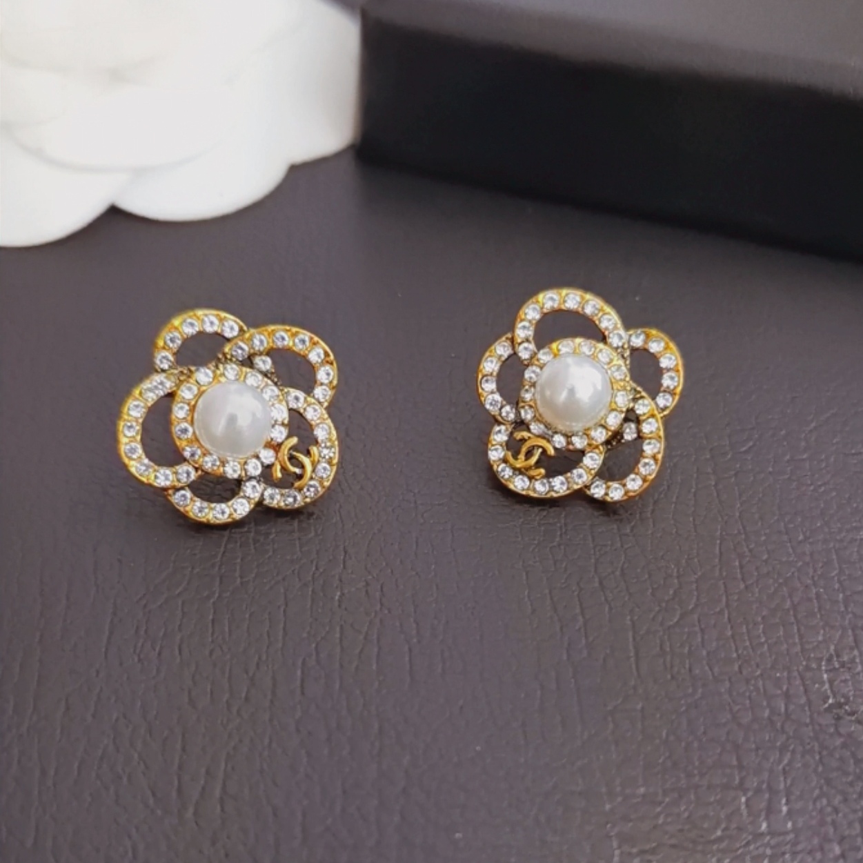 Chanel earring 106509