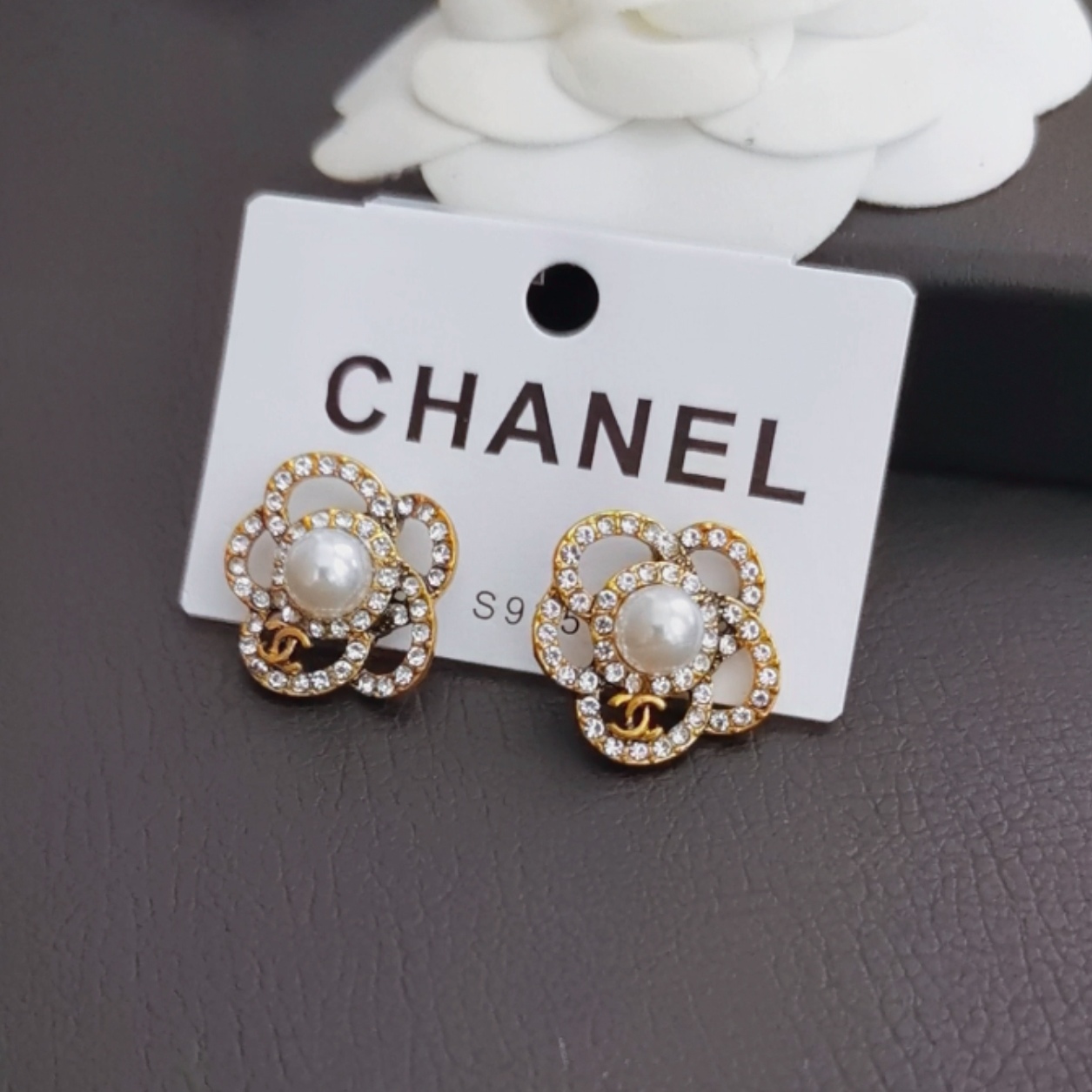 Chanel earring 106509