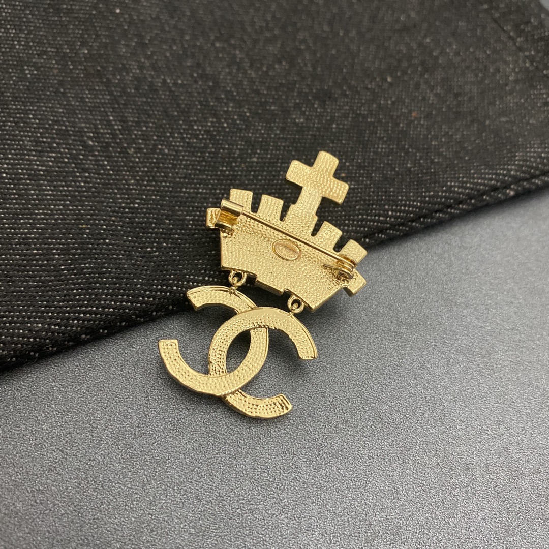 Chanel brooch 106686