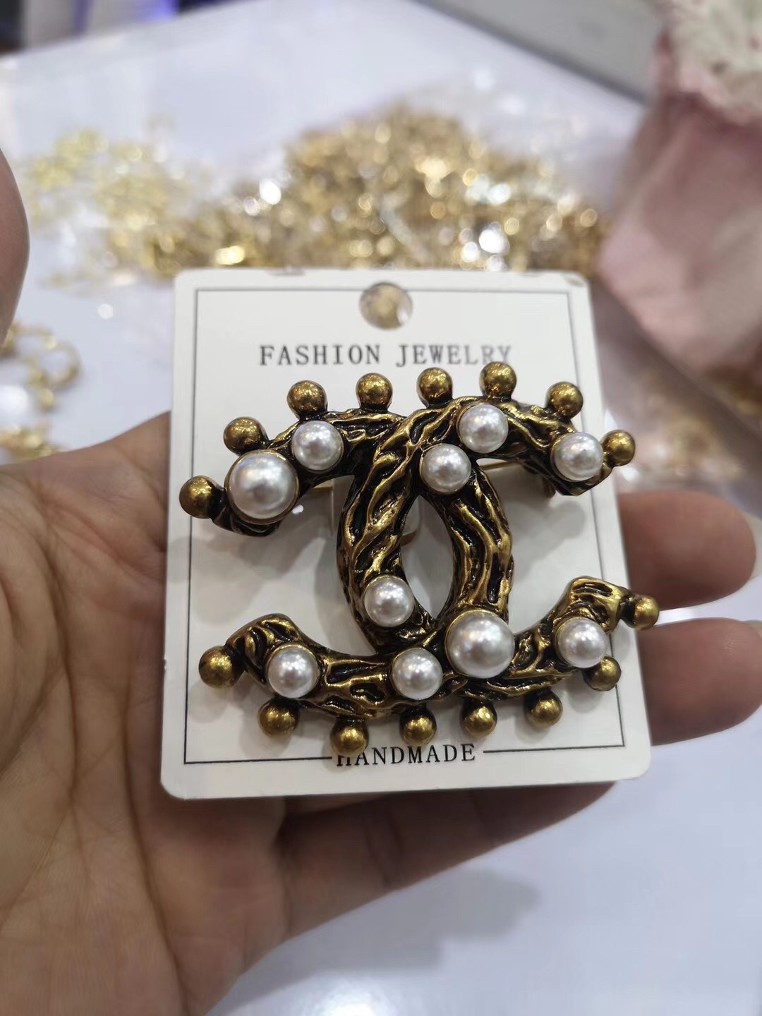 Chanel brooch 106705