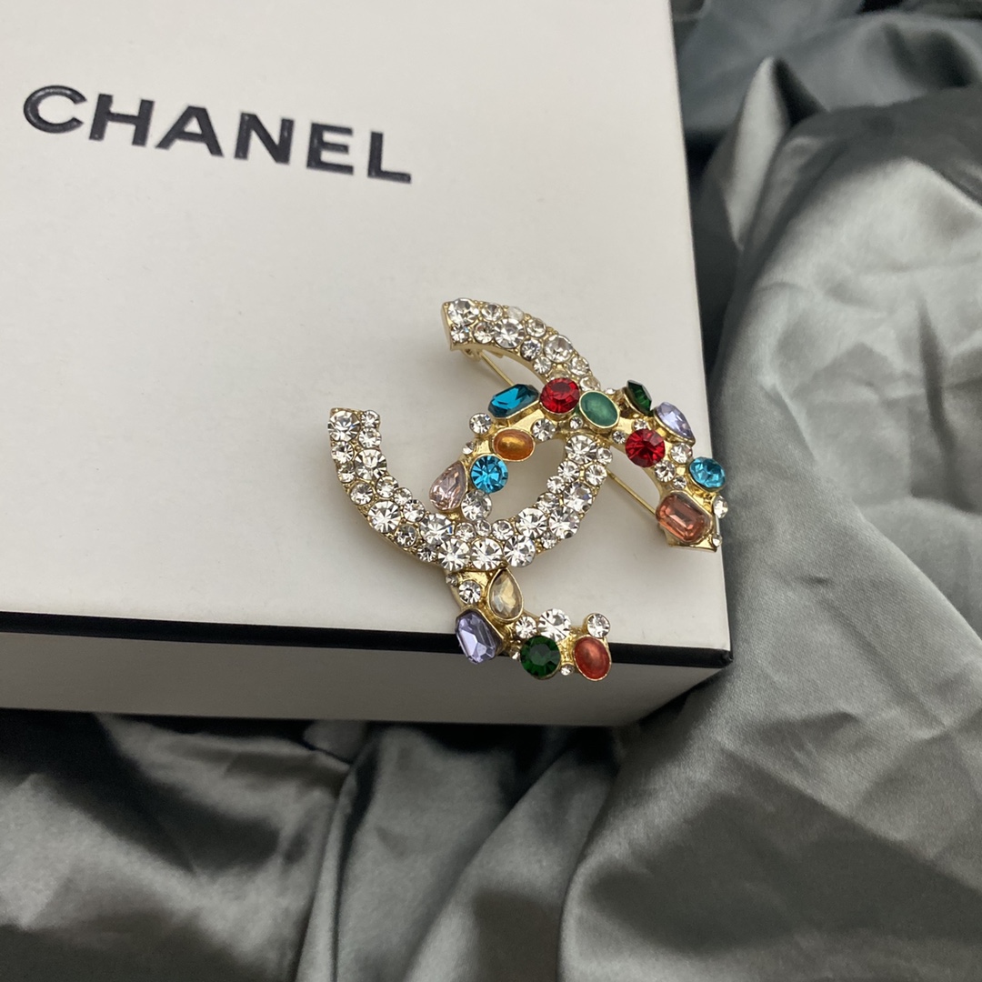 Chanel brooch 106710