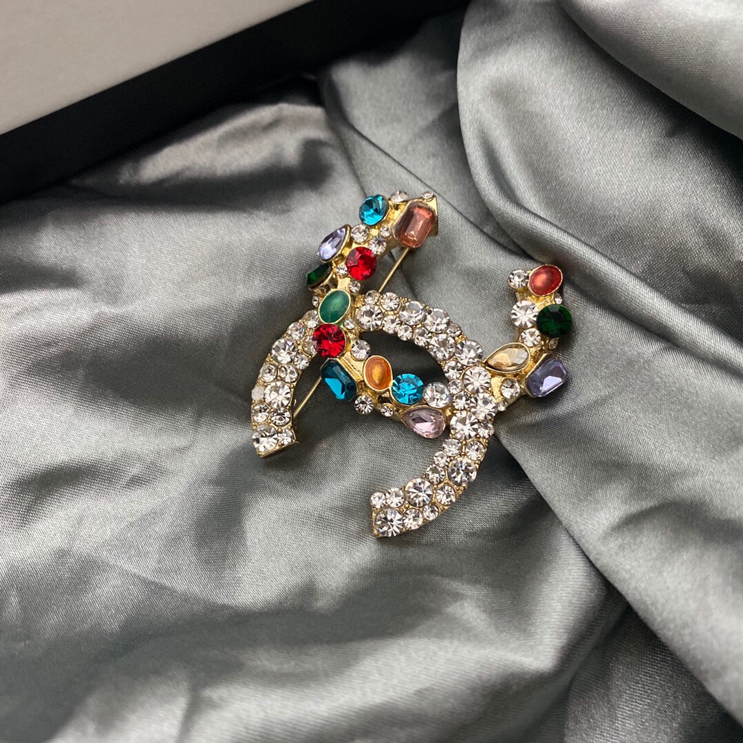 Chanel brooch 106710