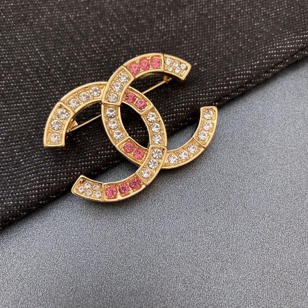 Chanel brooch 106713