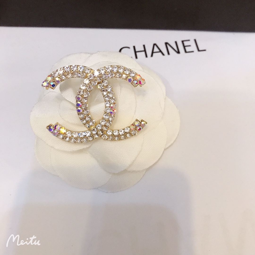 Chanel brooch 106714