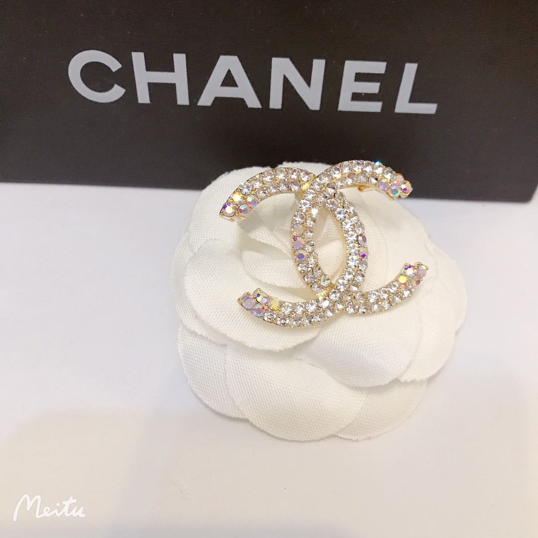 Chanel brooch 106714