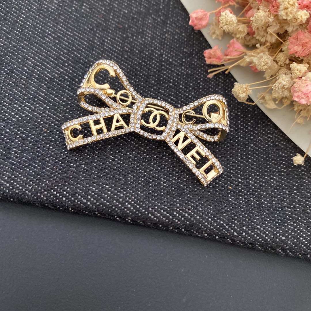 Chanel brooch 106715