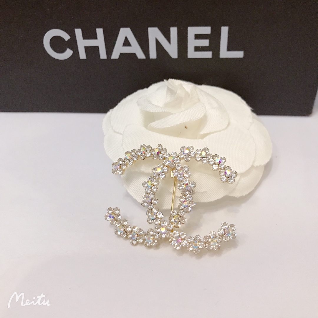 Chanel brooch 106730