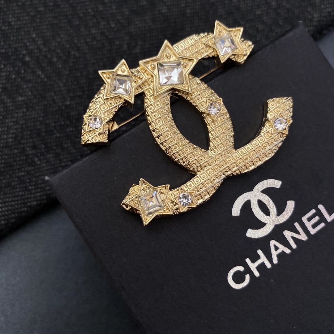 Chanel brooch 106734