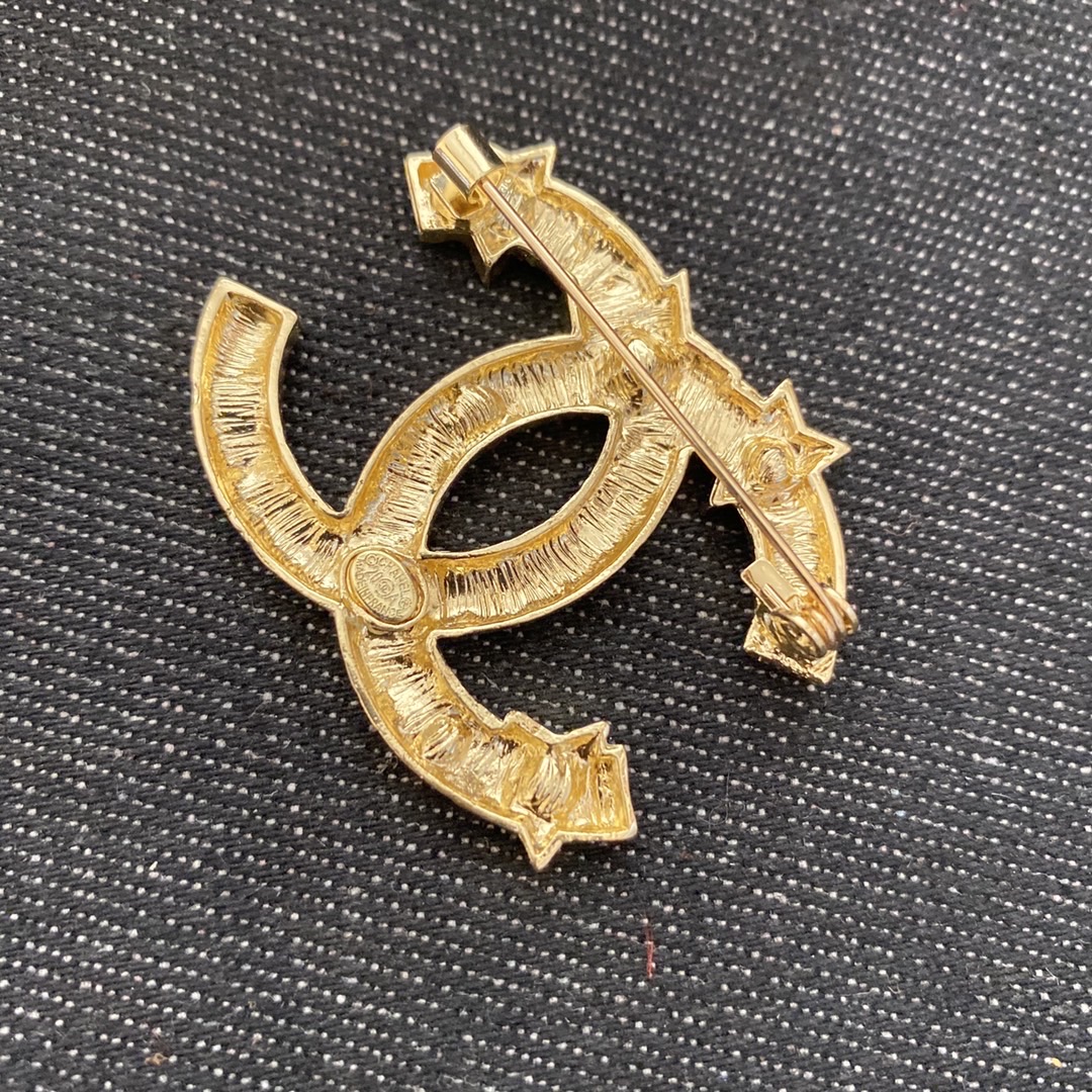 Chanel brooch 106734