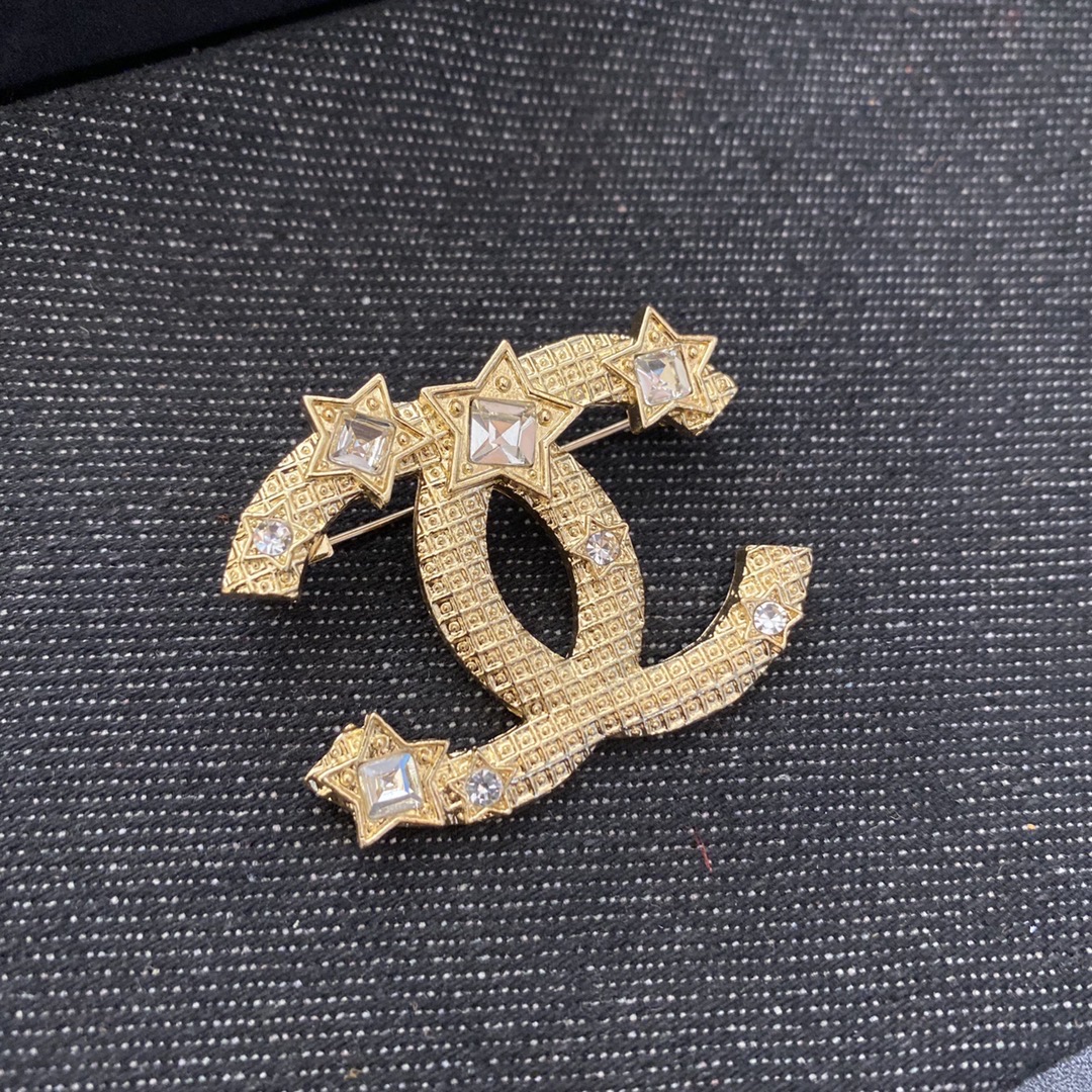Chanel brooch 106734