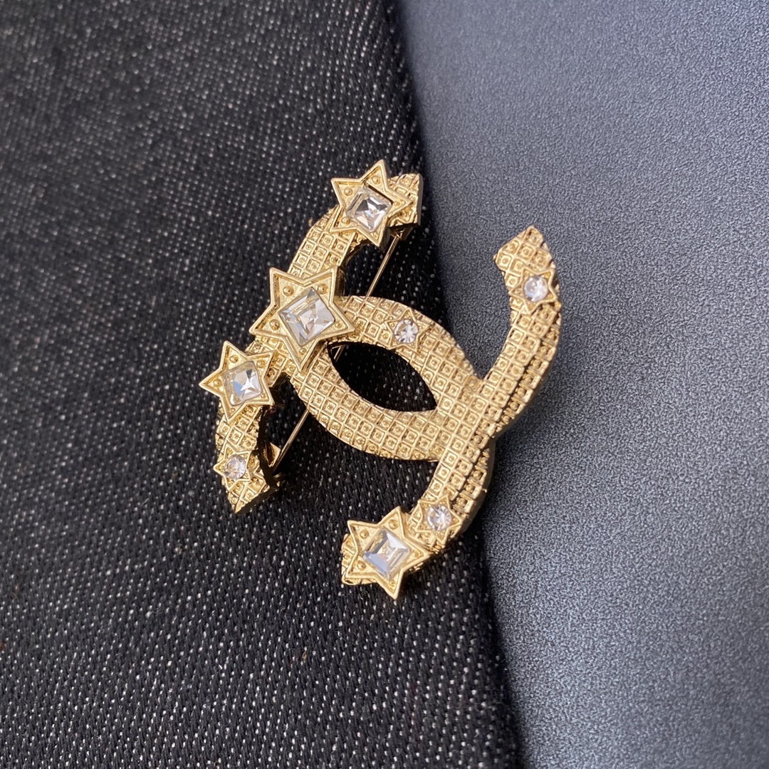 Chanel brooch 106734