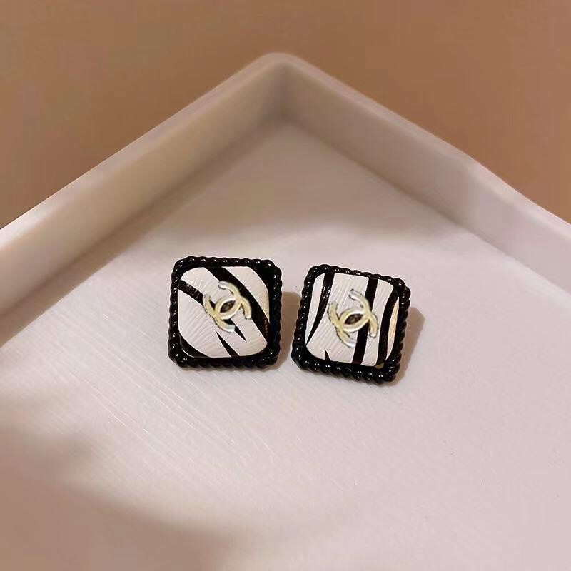 Chanel earring 107026