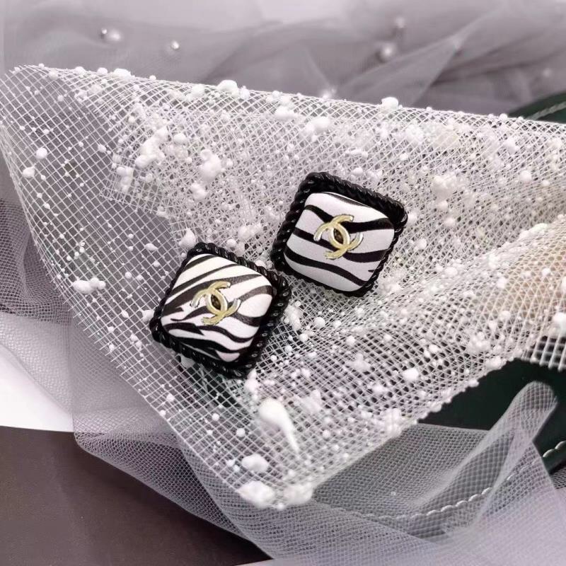 Chanel earring 107026