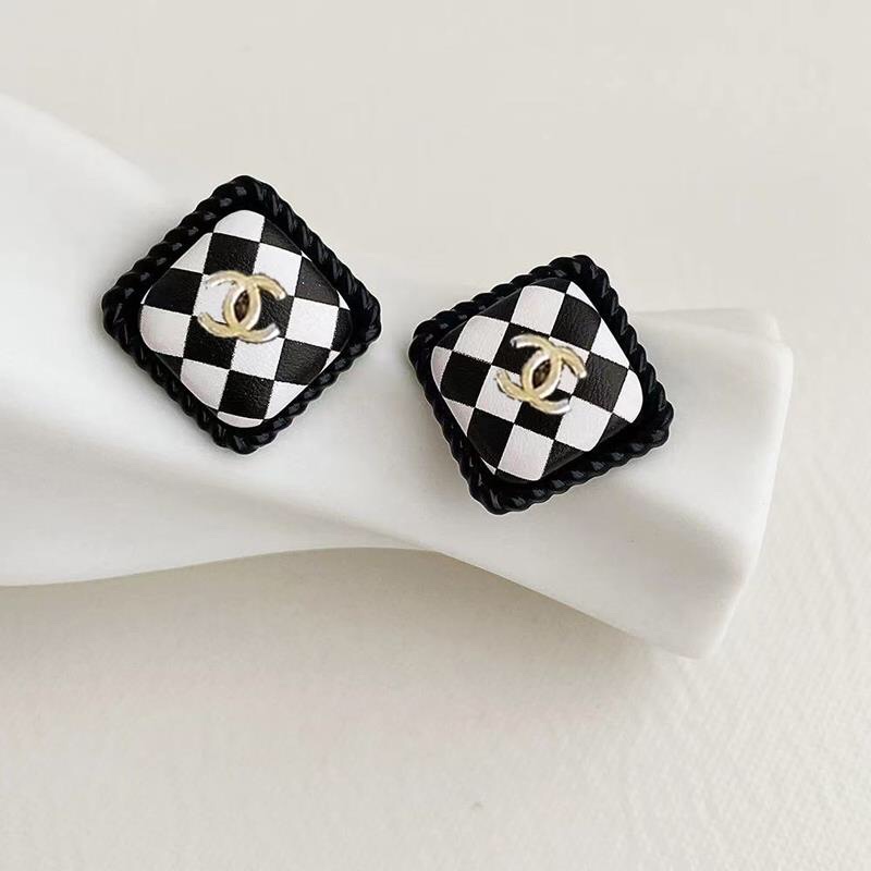 Chanel earring 107026