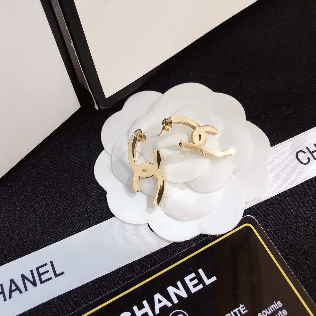 A614   Chanel earring 107027