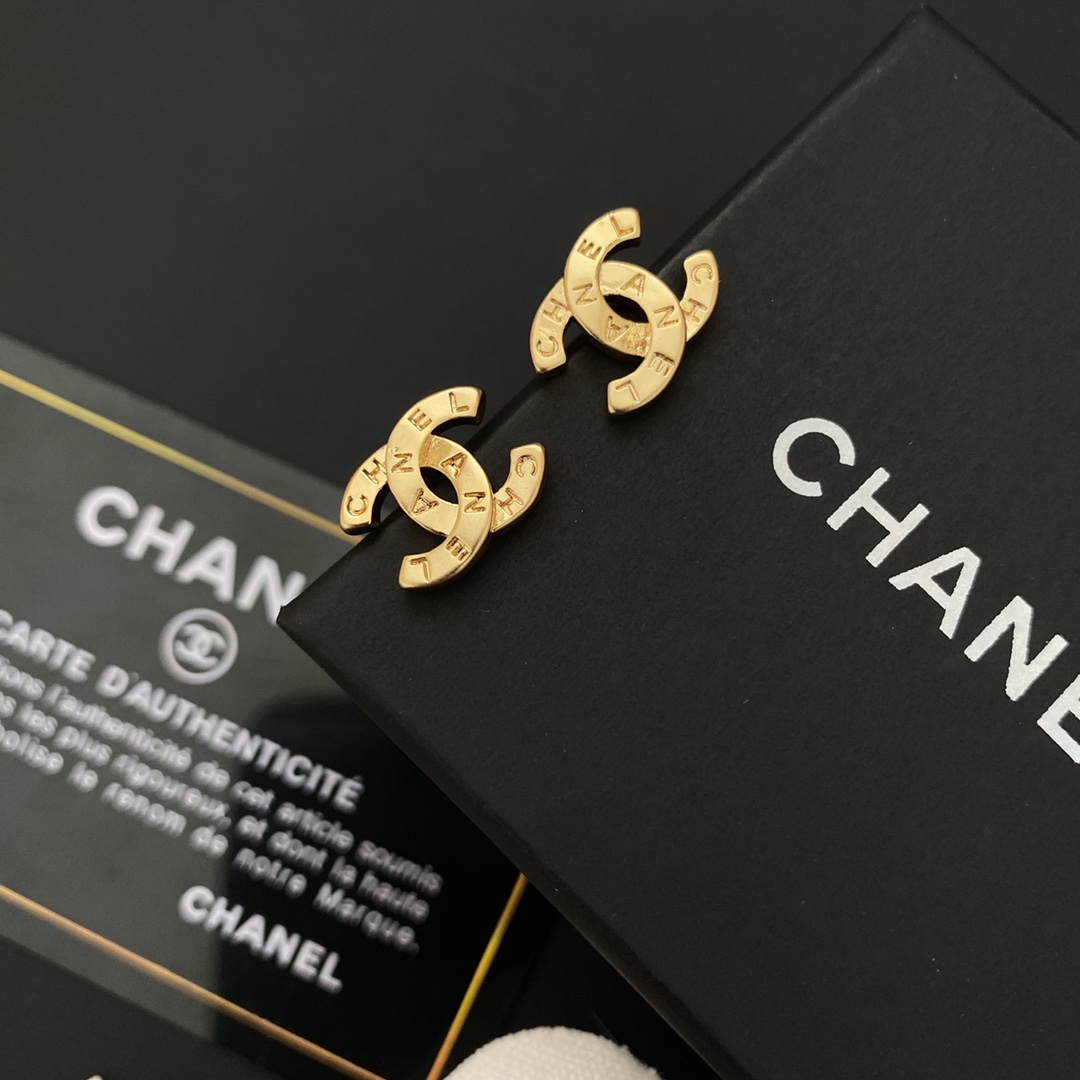 Chanel earring 107038