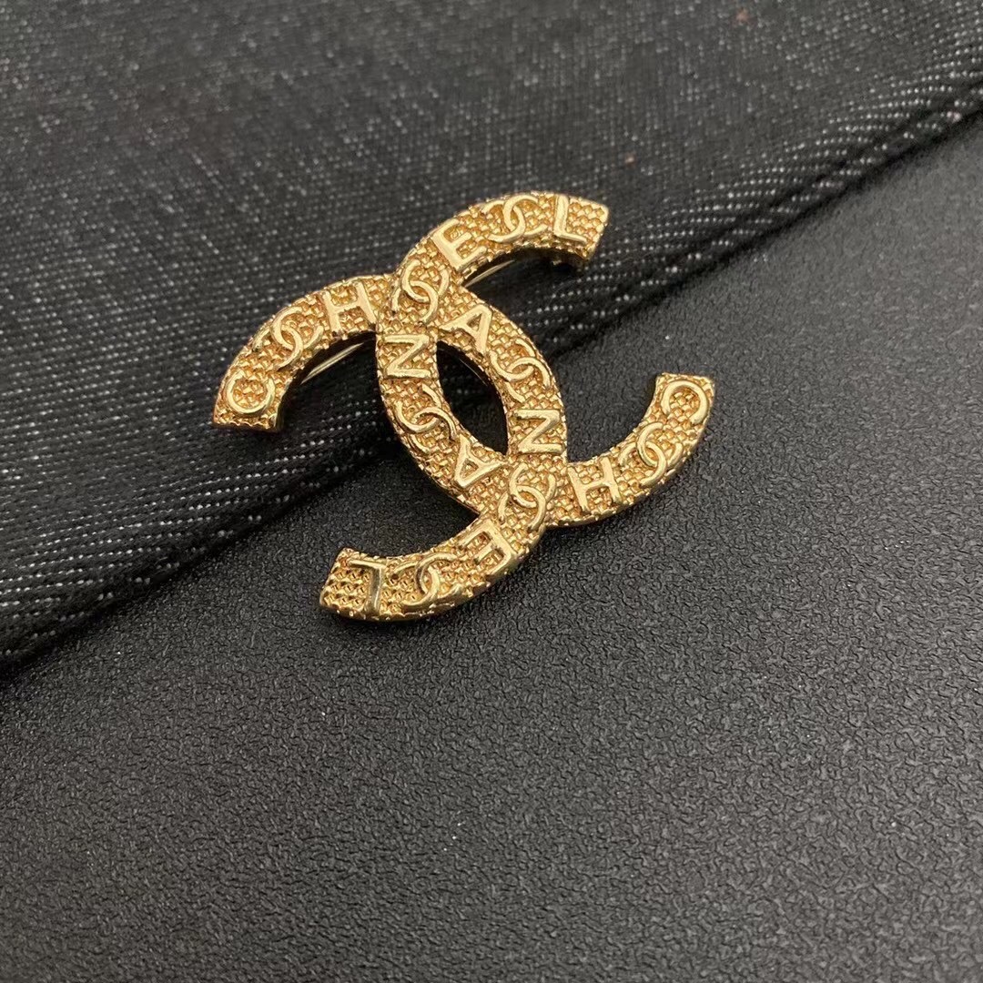 Chanel brooch 107181