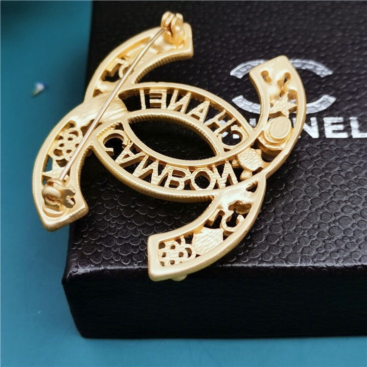 Chanel brooch 107188