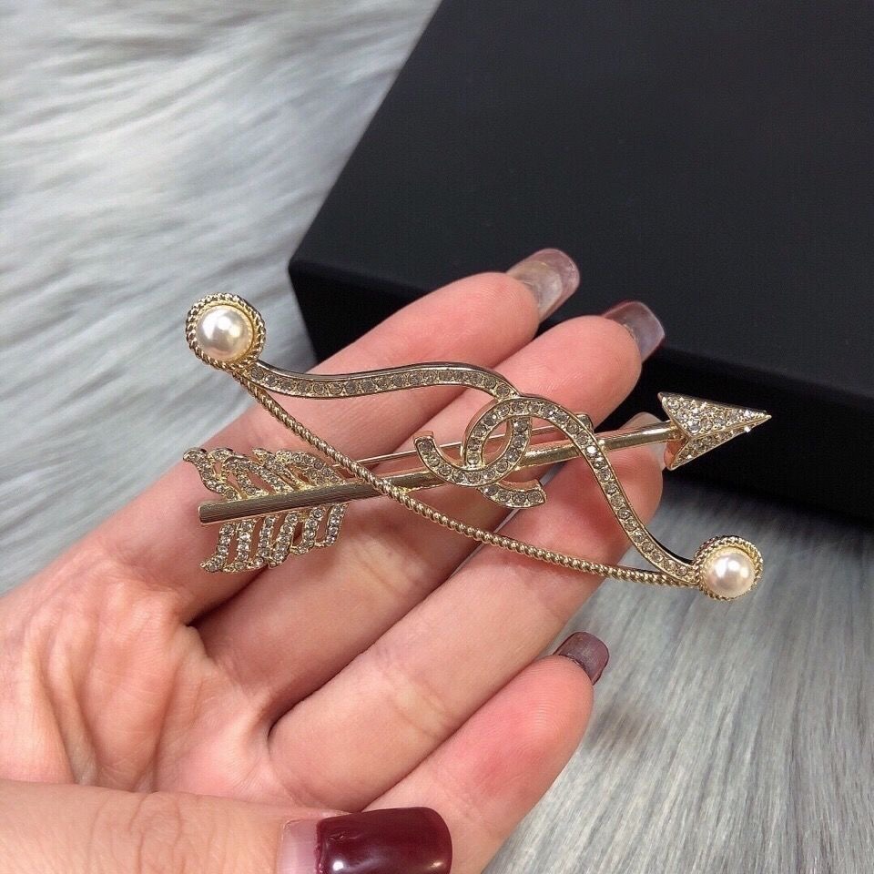 Chanel brooch 107190