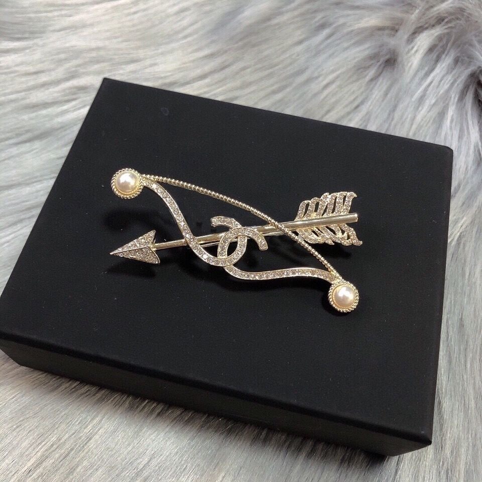 Chanel brooch 107190