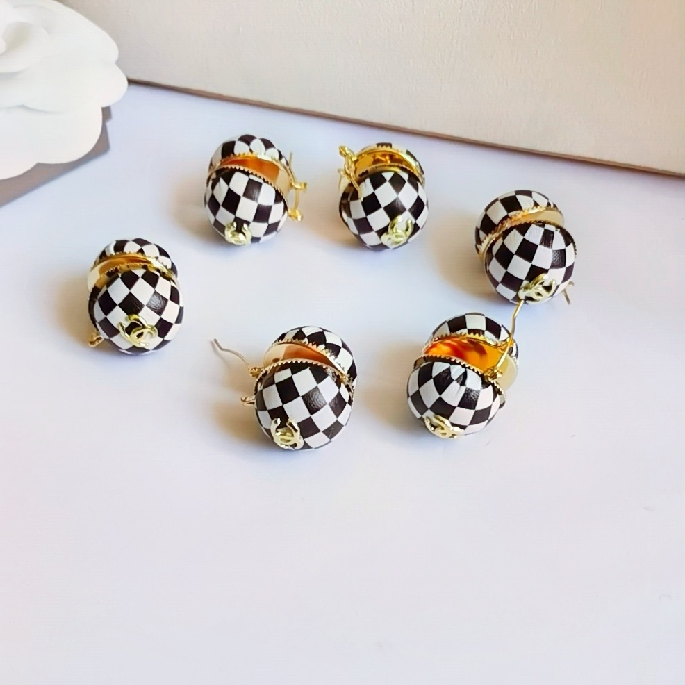 Chanel earring 107205
