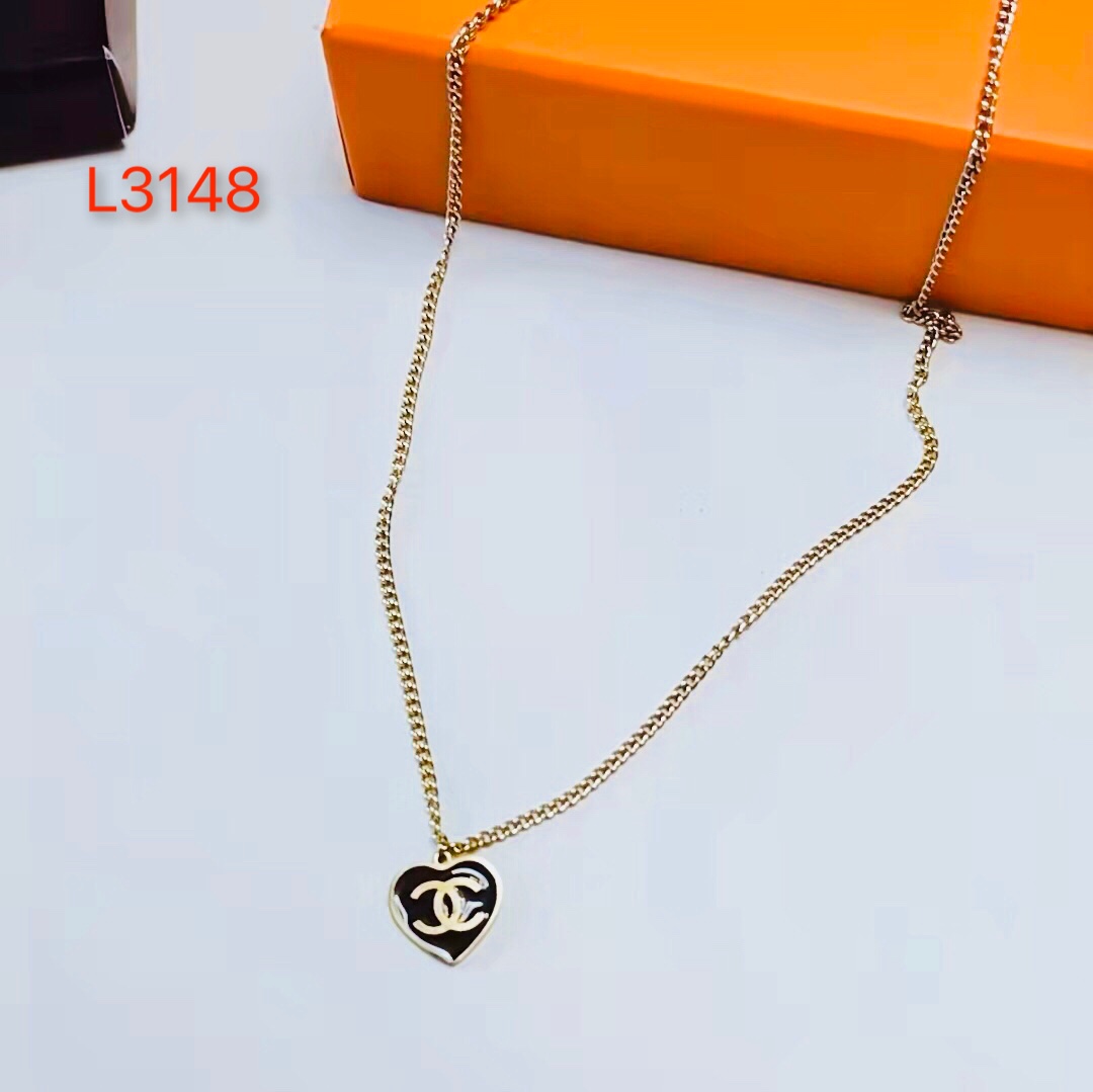 Chanel necklace 107210