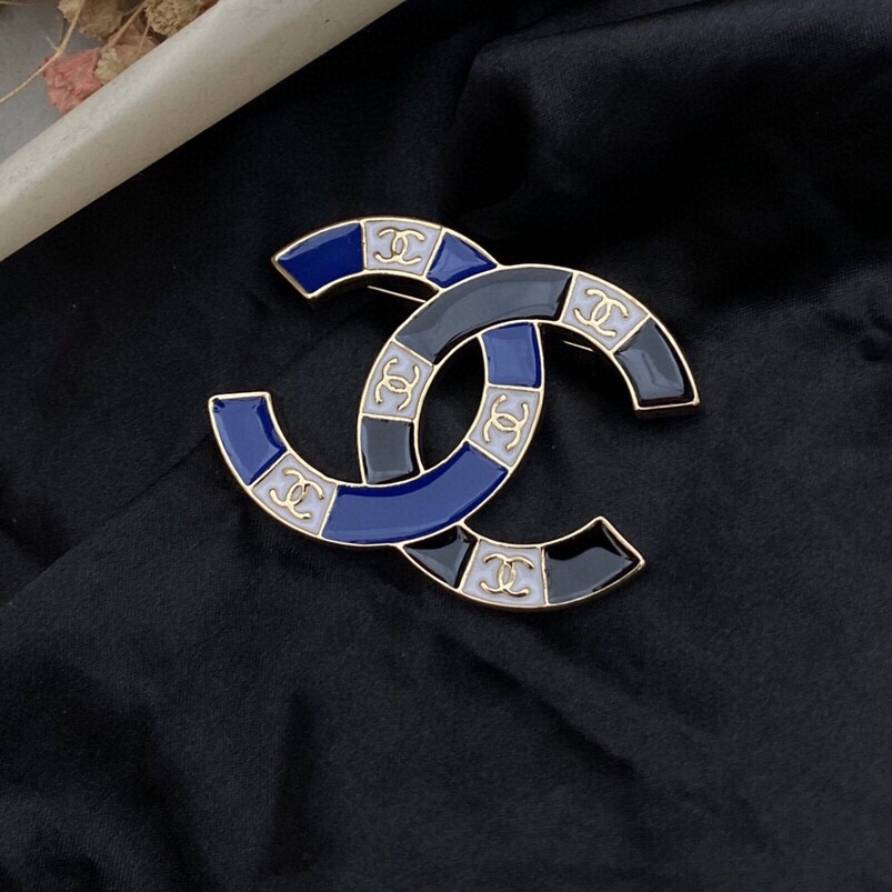 Chanel brooch 107635