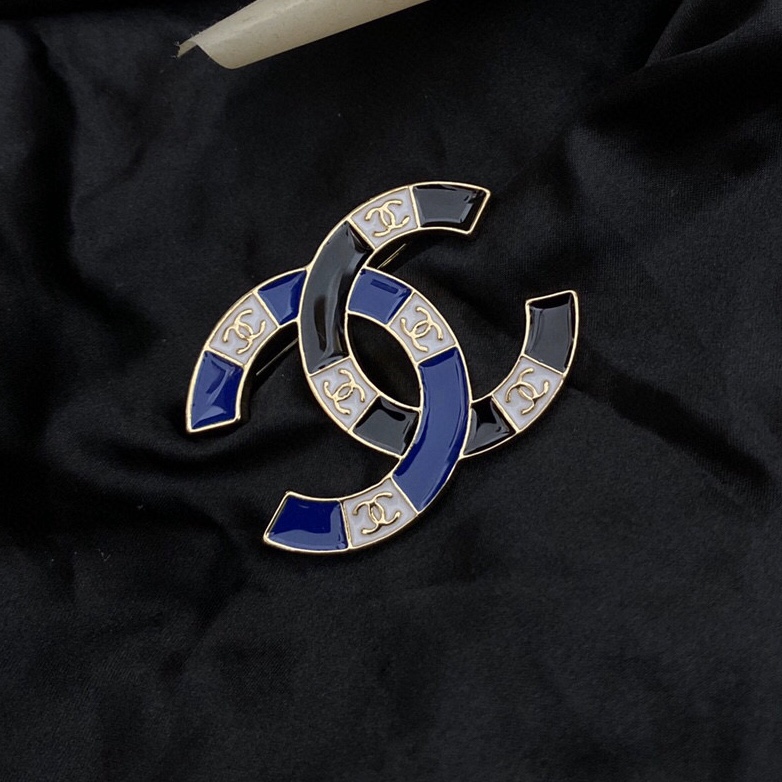 Chanel brooch 107635